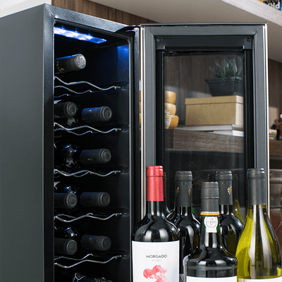 Adega-climatizada-12-garrafas-Electrolux-preta_ACS12_02