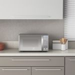 Microwave_EMDO20S3GSEUG_KitchenCrop_Electrolux_Spanish