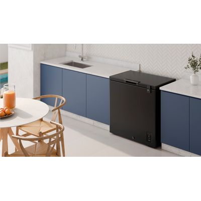 Freezer_EFH20S3Q5AB_Ambience_Wide_Electrolux_Spanish-1000x563.raw