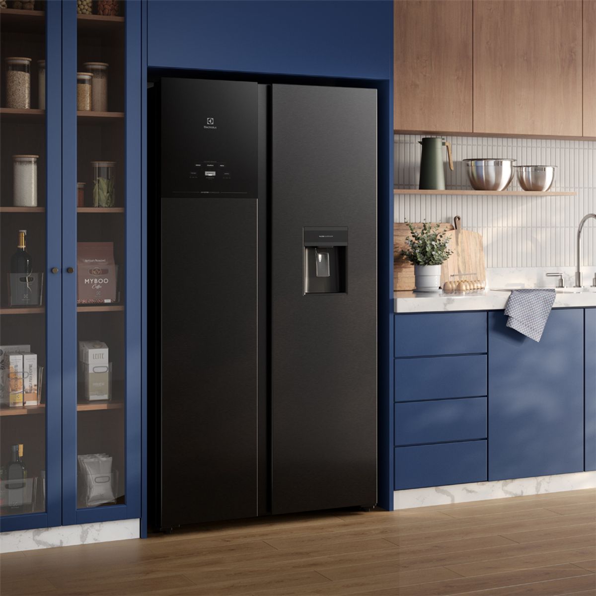 Refrigerator_ERS53F3Q5CB_Environment_Square_Electrolux_Portuguese-1000x1000.raw