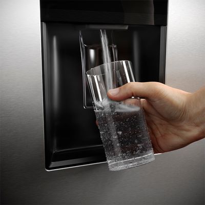 Refrigerator_WaterDispenser_Inox_Electrolux_Spanish-1000x1000.raw