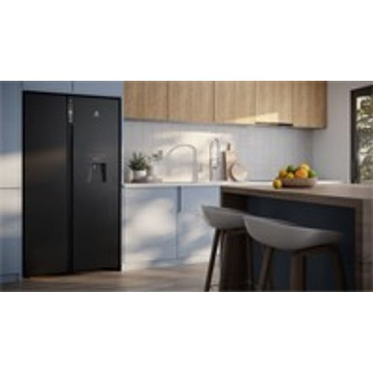 Refrigerator_ERSB54N6WXB_Water_dispenser_Karen_Black_Glass_Electrolux_Spanish_200x200-500x500.jpg