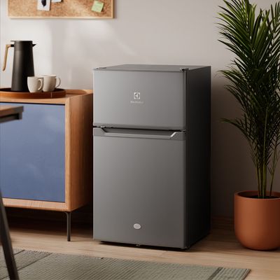 Refrigerator_ERT95S3Q6AS_Environment_Square_Electrolux_Spanish-1000x1000.raw