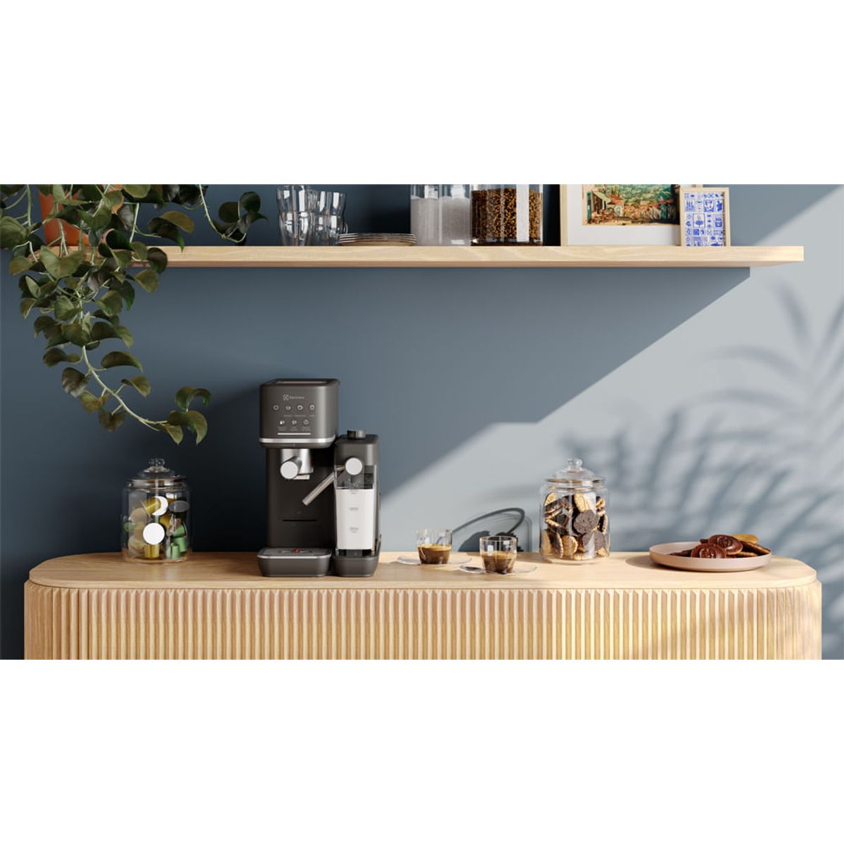 Espresso_ECM70_Environment_Wide_Electrolux_Spanish-1000x563.raw