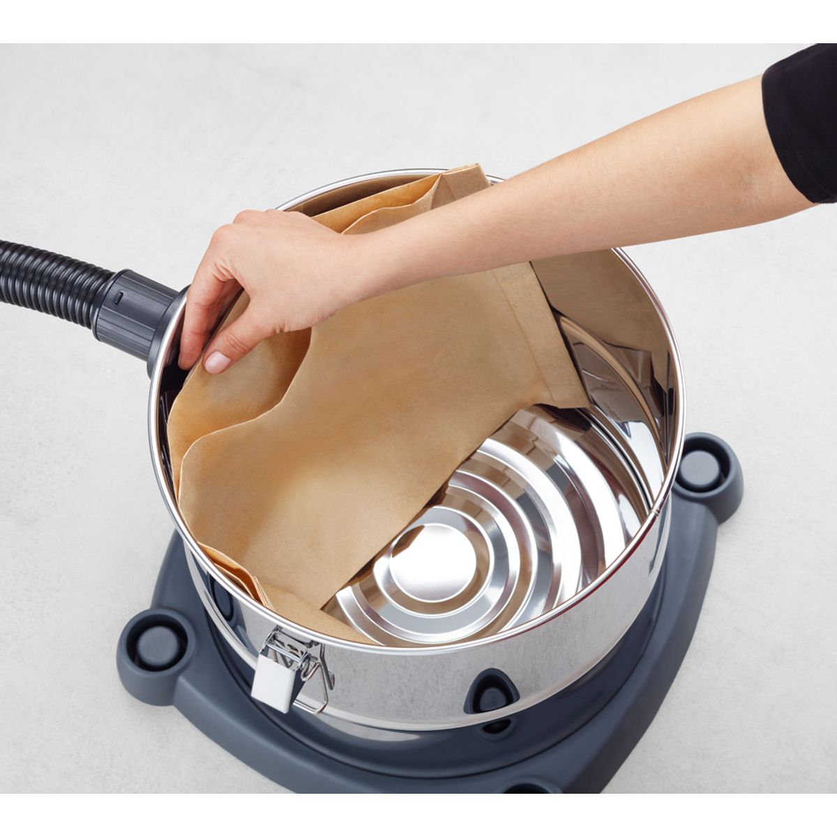 Vacuum_Cleaner_GT20i_bag_Electrolux_Portuguese-1000x897.raw