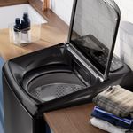 WashMachine_EWIY15F7XSZB_Environment_Square_02_Black_Electrolux_Spanish-1000x1000