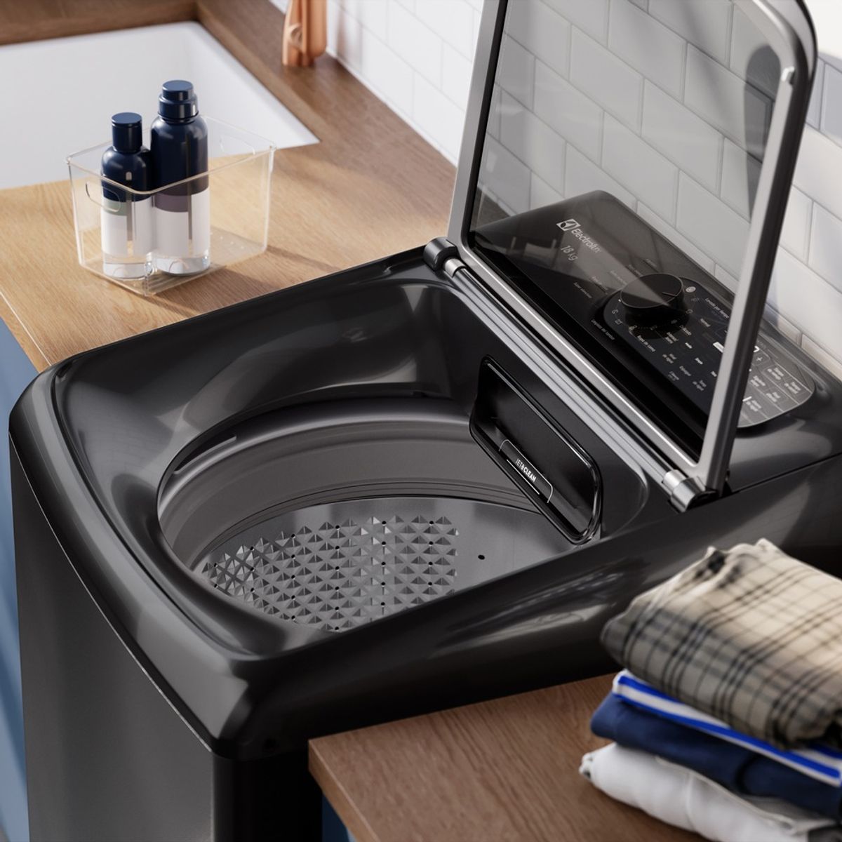 WashMachine_EWIY18F7XSZB_Environment_Square_02_Black_Electrolux_Spanish-1000x1000