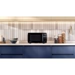 Microwave_ME20AB_Environment_Black_Electrolux_Spanish-1000x563.raw