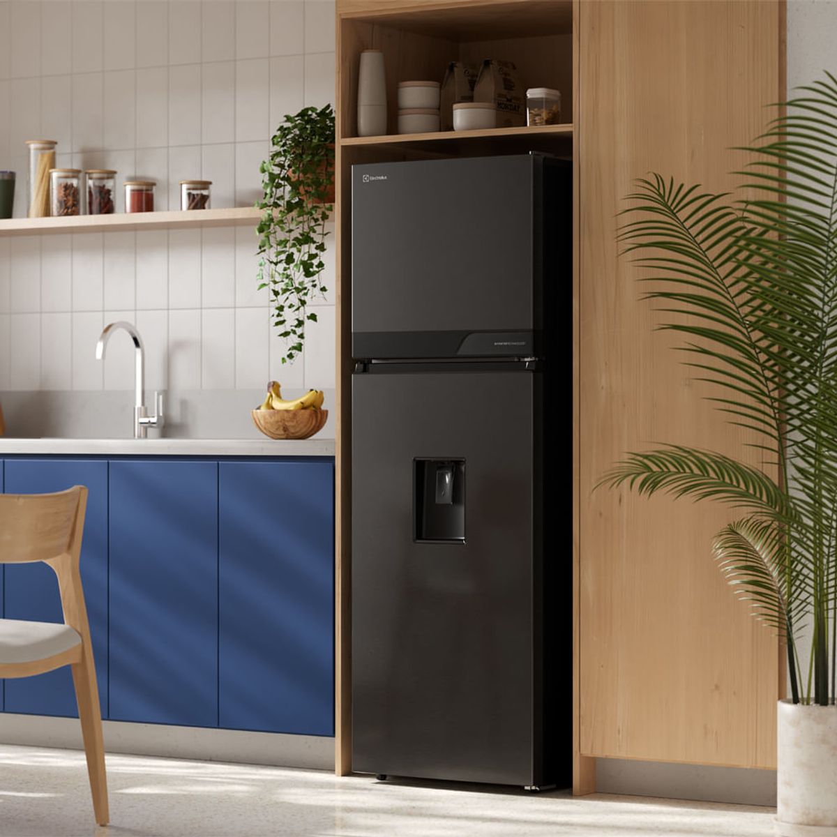 Refrigerator_ERT25A3Q6DC_Environment_Square_Electrolux_Spanish-1000x1000.raw